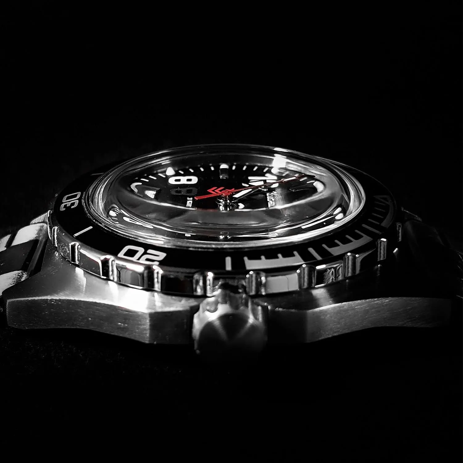 | Komandirskie 650536 Automatic Mechanical Self-Winding Diver Wrist prevailing British spinal shun Watch VOSTOK 