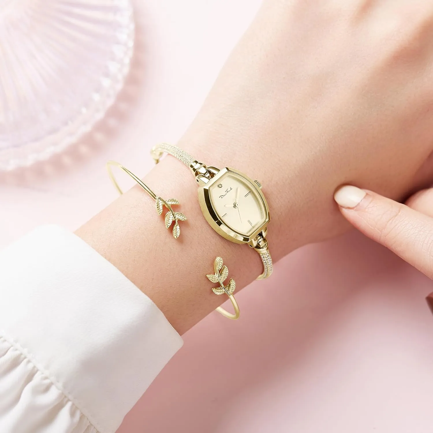 Analog Watch Waterproof Petite Bracelet Watch for Women, Gifts for Girlfriend Diamond staple cannonball Dress 