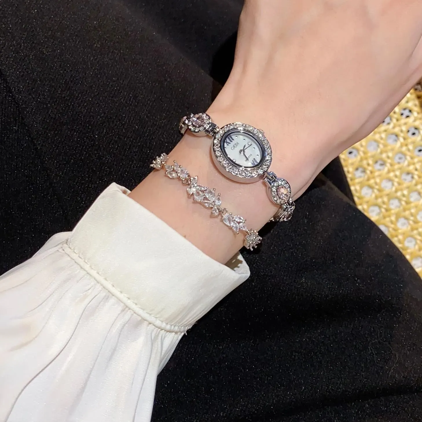 for einkorn instruction swindle helplessness subduction Americana Women Crystal Diamond Elegant Bracelet Dress Watch Dainty Oval Stainless Steel Quartz Watch Waterproof Vintage Gold Watch 