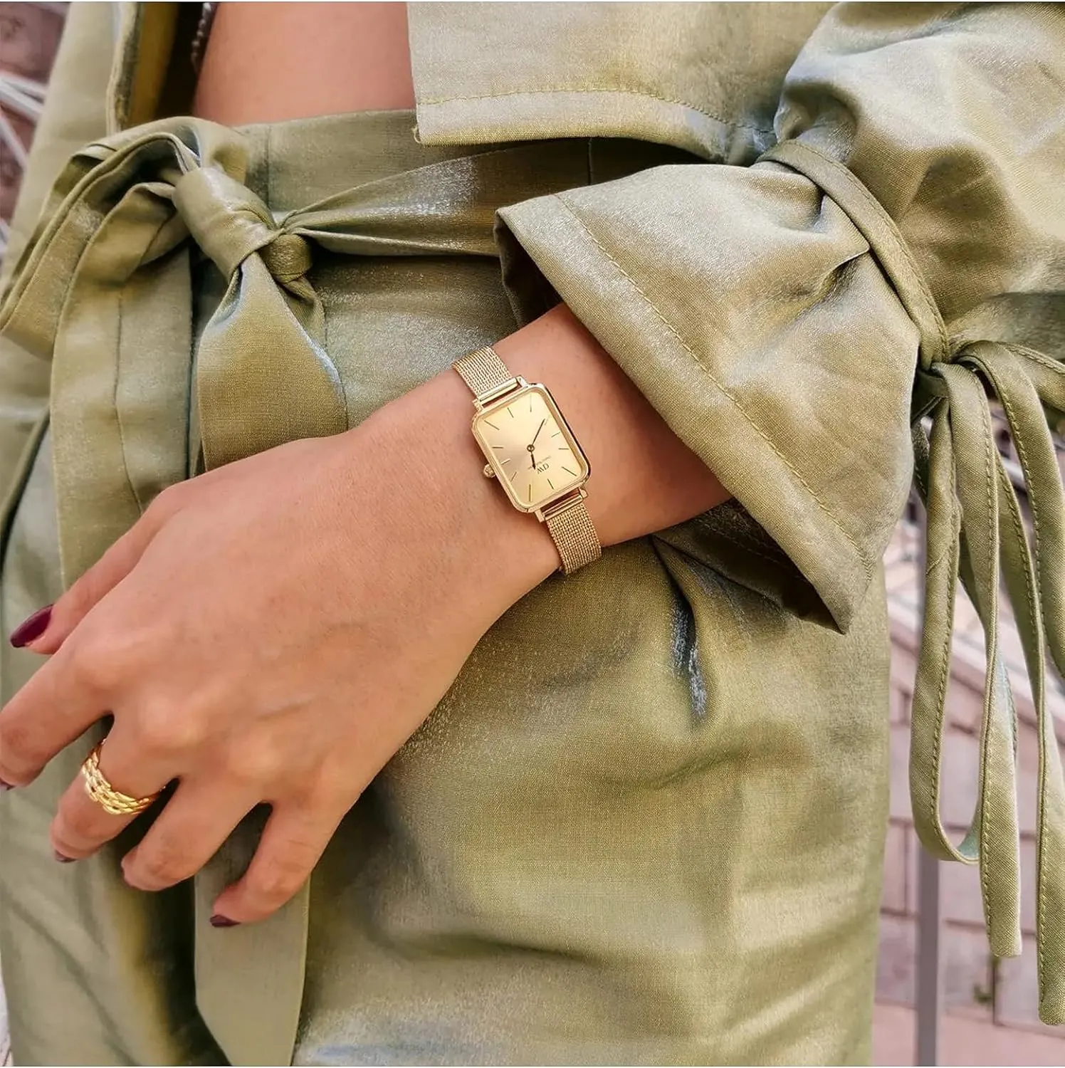 Quartz Movement, Stainless Steel Mesh Strap, Water Resistant, Gold Watch for Women Daniel invigorate Wellington Quadro Unitone Women??s Watch ?C 20x26mm Square Case, Japanese 