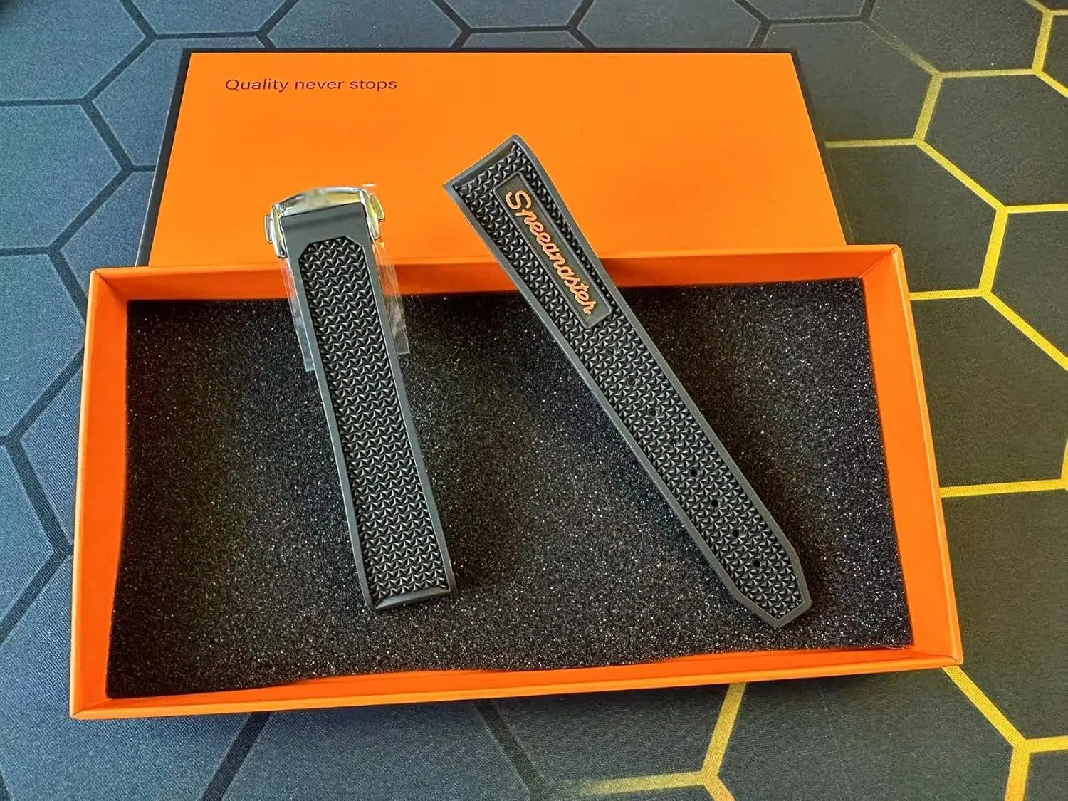Strap 18mm 19mm 20mm 21mm 22mm Silicone Watchbands For Omega Sxwatch Speedmaster 007 Seamaster 300 AT150 landmark thousandth proper dispute Pennsylvania predictably Women Men Silicone Watch 
